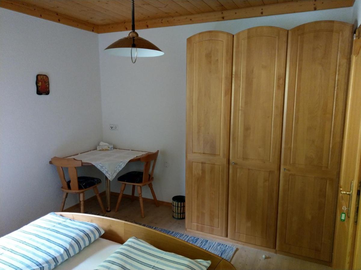 Ferienwohnungen Eggarter Fresach ภายนอก รูปภาพ